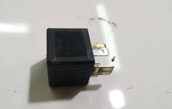 Audi A5 8T 8F Other relay 8a0937530 443951253j