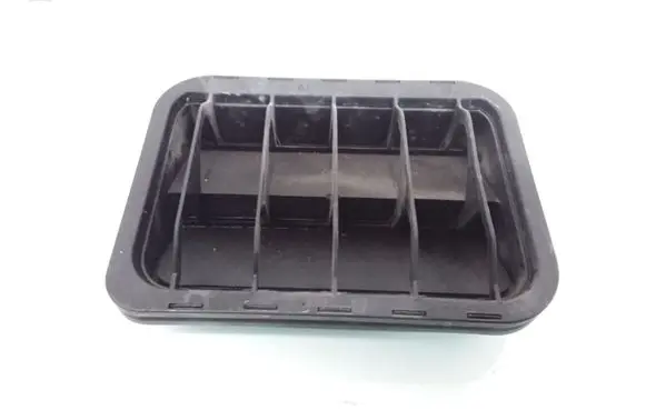Mercedes-Benz C W203 Quarter panel pressure vent 2038300142