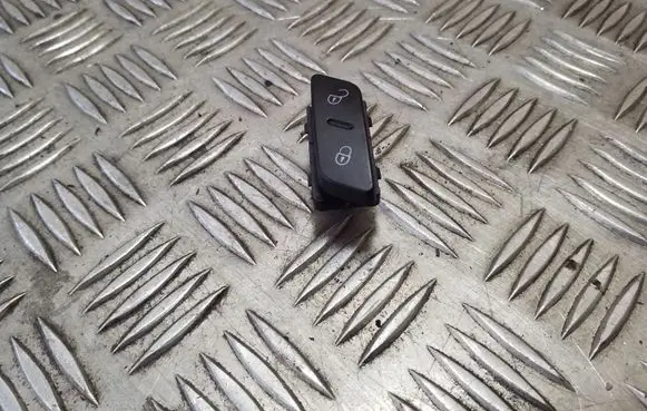Volkswagen Tiguan Central locking switch button 1K0962126B