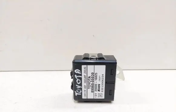 Toyota Avensis T250 Light module LCM 8996005030 3560016825 63EU3006224
