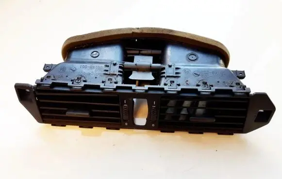 BMW 5 E60 E61 Dash center air vent grill 69107340 70092750
