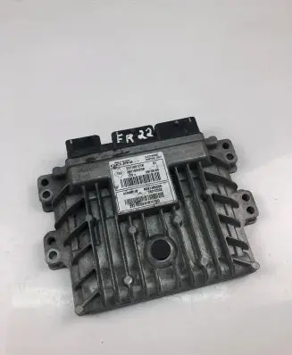 Renault Megane III Engine control unit/module ECU 237100121R 237100425R