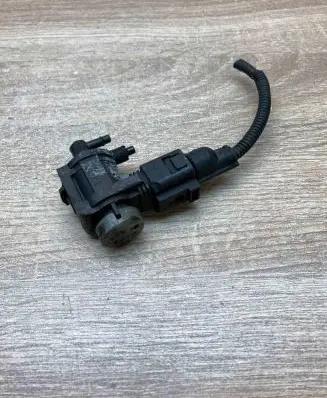 Volkswagen Touran I Turbo solenoid valve 1J0906283C WithPlug