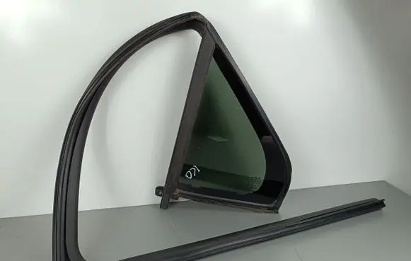 KIA Niro Rear vent window glass 