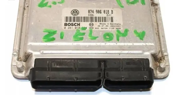 Volkswagen Transporter - Caravelle T4 Engine control unit/module 074906018B 28SA4061 0281010001