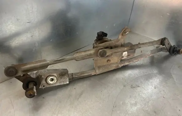 Volvo V70 Front wiper linkage and motor