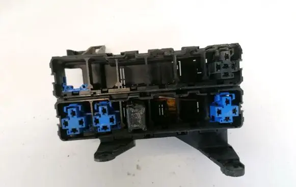 Nissan Primera Fuse box set 71543087 7154-3087