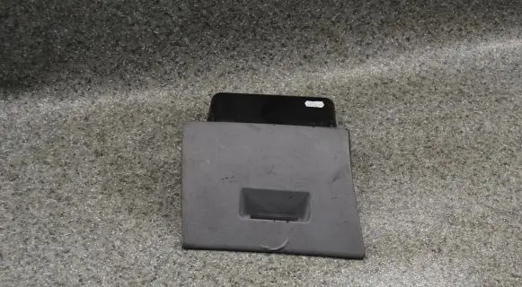 BMW 3 E46 Front trunk storage compartment 