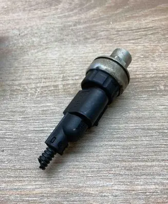 Volkswagen Golf IV Air conditioning (A/C) pressure sensor 1J0973703 WithPlug