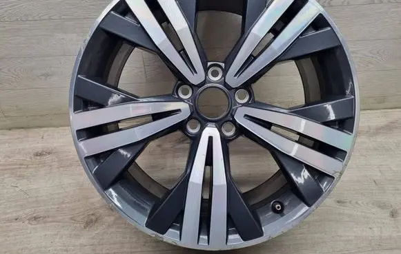 Volkswagen Golf VII R18 alloy rim 5G0601025DN