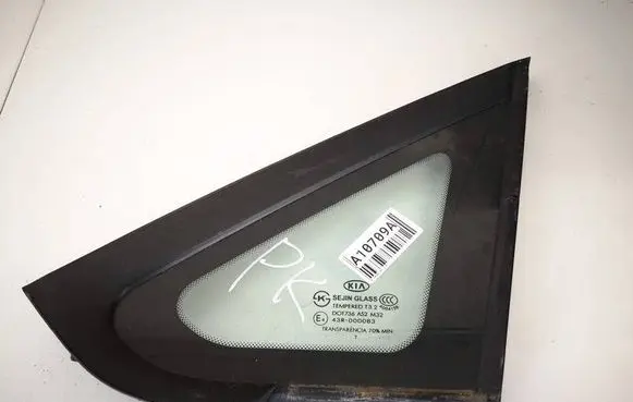 KIA Carens II Front triangle window/glass as2