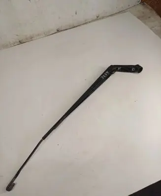 Toyota Avensis T250 Front wiper blade arm 6598