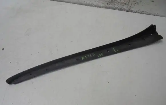 Seat Altea Windshield trim