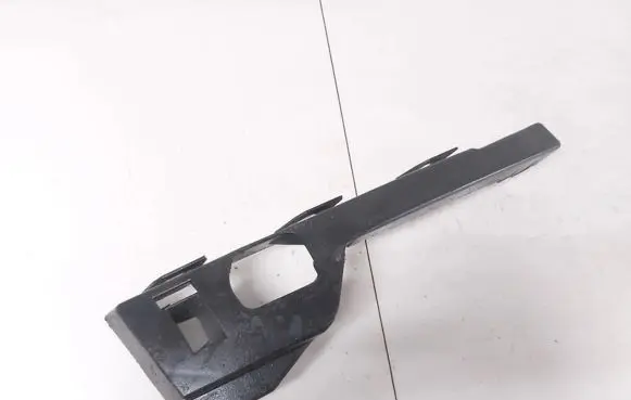 Ford Focus Front bumper mounting bracket 4m5117e856ac 4m51-17e856-ac