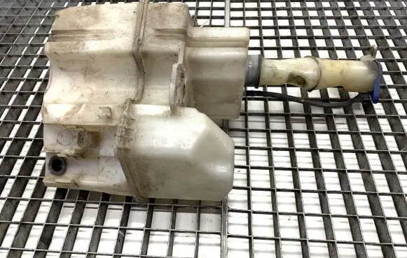Volvo S60 Windshield washer fluid reservoir/tank 