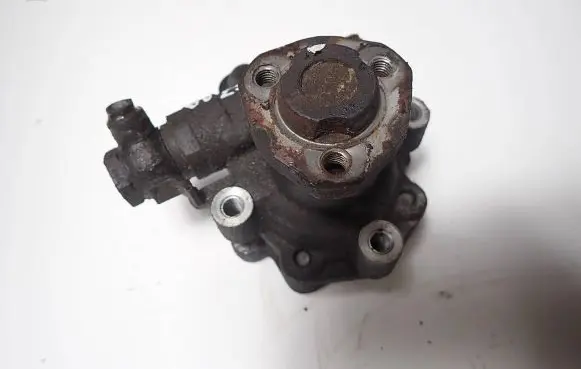 Volkswagen Golf IV Power steering pump 7M0145157AA