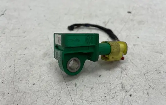 Volkswagen Golf VI Airbag deployment crash/impact sensor 5K0959351