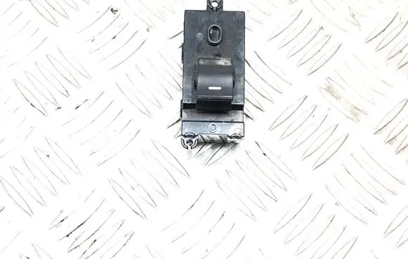 Hyundai i40 Electric window control switch 935803Z1504X 39R5261000 201410100162