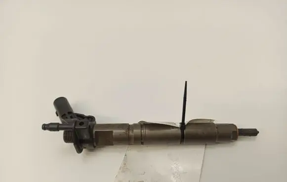Mercedes-Benz C W203 Fuel injector A6420700587