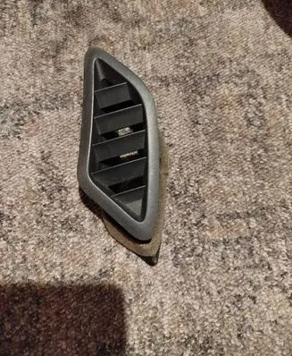 Nissan Qashqai Dashboard air vent grill cover trim 