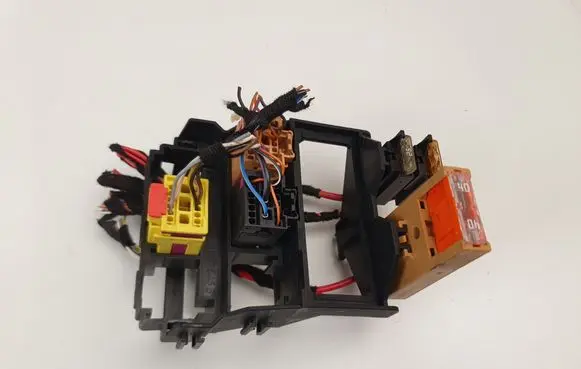 Audi A5 Sportback 8TA Fuse module 8K0937545B