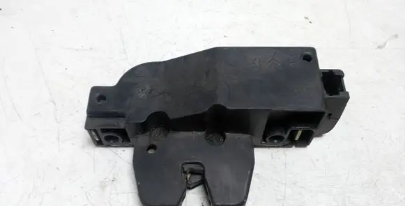 Citroen Xsara Tailgate/trunk/boot lock/catch/latch 27110212 9646091580