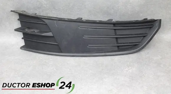 Skoda Fabia Mk3 (NJ) Front fog light trim/grill 6V0807368