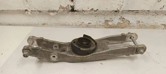 Mercedes-Benz C AMG W205 Rear upper control arm/wishbone A2059800