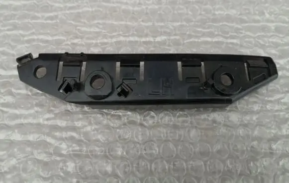 Tesla Model 3 Front bumper mounting bracket 108418100E