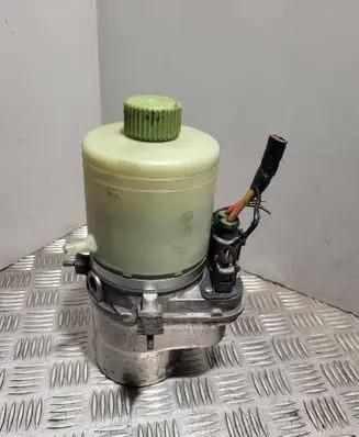Skoda Fabia Mk2 (5J) Power steering pump 6Q0423156AB 6Q2423051AB 6Q1423051AP