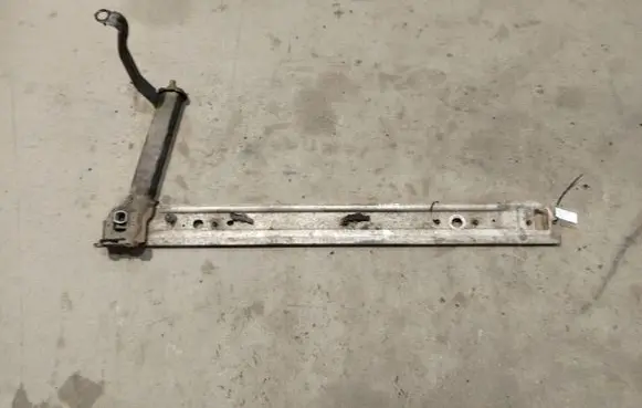Renault Megane III Radiator mount bracket 