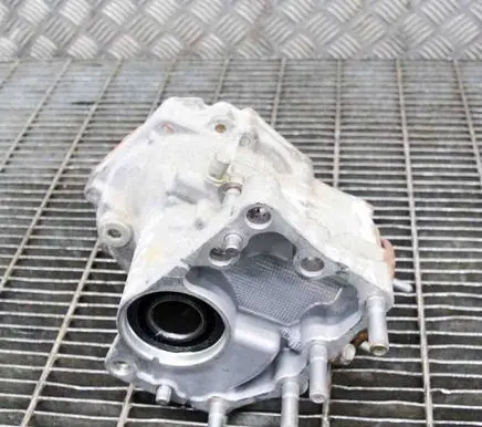 Toyota RAV 4 (XA40) Gearbox transfer box case 