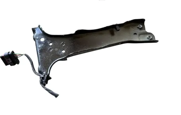 Audi A3 8Y Fender mounting bracket 8Y0821131