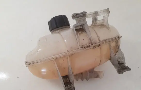 Opel Vivaro Coolant expansion tank/reservoir 217101893R