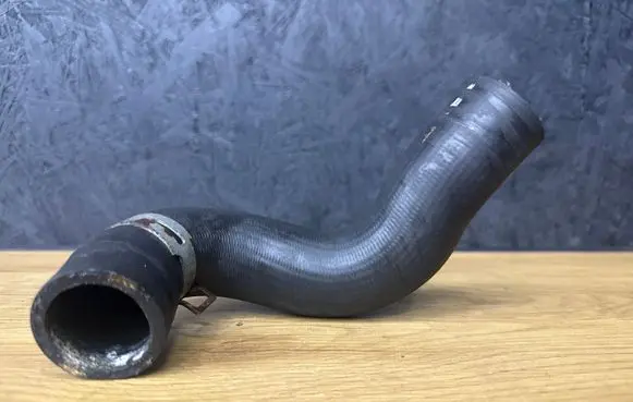 Toyota Avensis T250 Engine coolant pipe/hose