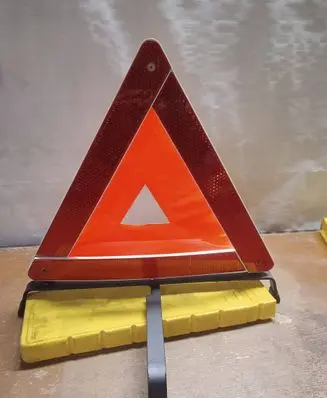 Toyota Avensis T250 Emergency warning sign 0392051