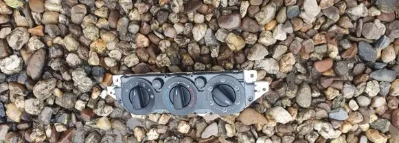 Ford Focus Climate control unit 7M5T19980AA