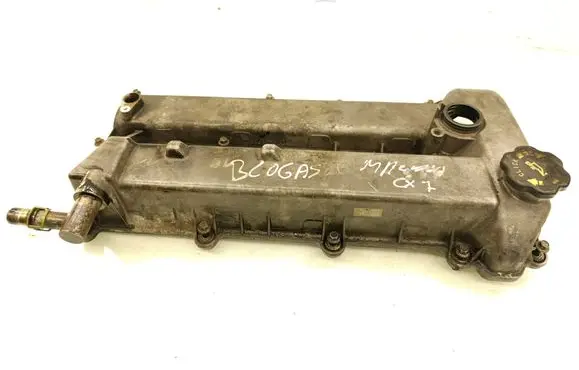 Mazda CX-7 Rocker cam cover L3M610210