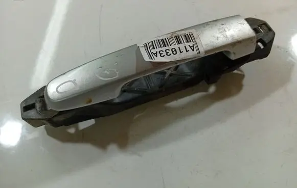 Toyota Avensis Verso Front door exterior handle 