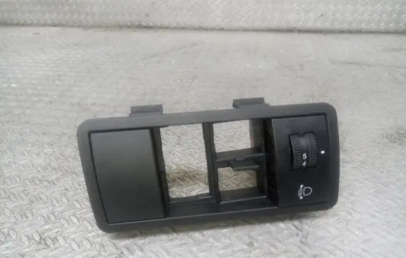 KIA Venga Headlight level height control switch 933001P110