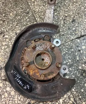 Lexus IS 220D-250-350 Front wheel hub