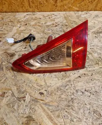 Infiniti EX Tailgate rear/tail lights P7007