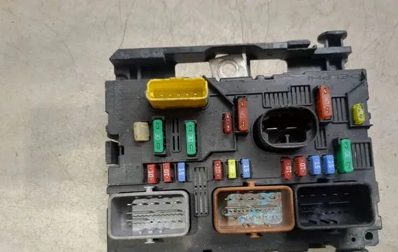 Citroen C3 Fuse module 9664055580