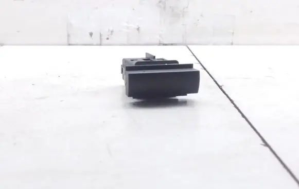 Passenger airbag on/off switch