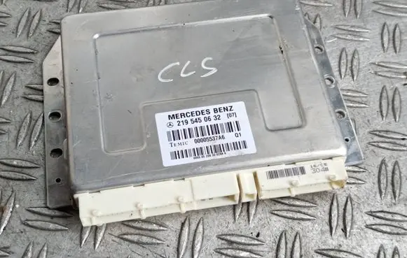 Mercedes-Benz CLS C219 Air suspension control unit module (rear) 2195450632 00005537A6