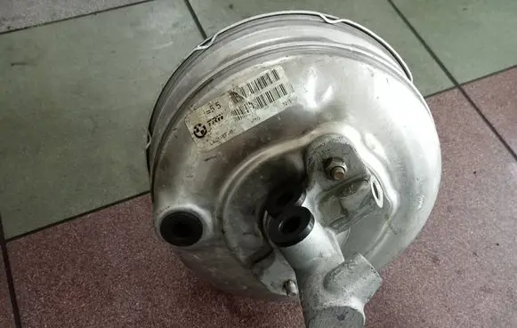 BMW 5 E60 E61 Brake booster LAC115THE