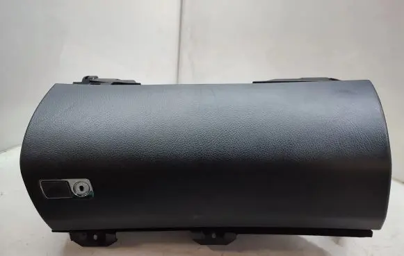 Mercedes-Benz S W221 Glove box