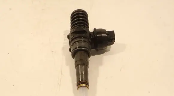Volkswagen Touran I Fuel injector 0414720313