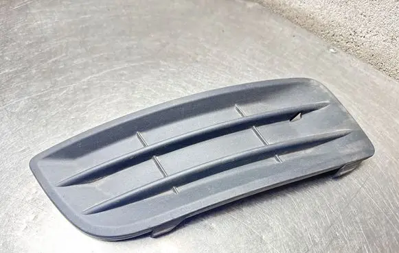 Volvo V50 Front bumper lower grill 30779103 BP8BB