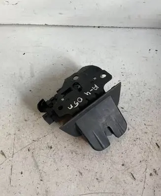 Audi A4 S4 B7 8E 8H Tailgate/trunk/boot lock/catch/latch 8P4827505B